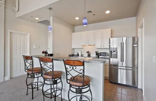 Central Business District Condo | Stunning Downtown Condo "Central CBD Location" with Secure Onsite Parking