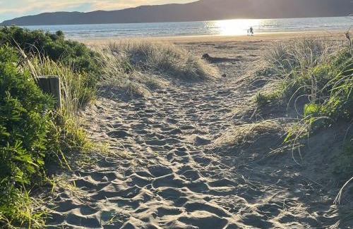 Paraparaumu Beach Apartment | Stunning executive family home!