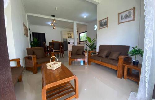 Lhoknga House | Stunning Family Friendly House Nearby Lampuuk Beach