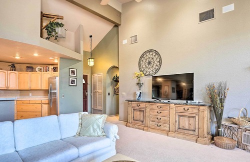 Pinyon Pines House | Stunning Getaway w/ Patio + Mountain Views!