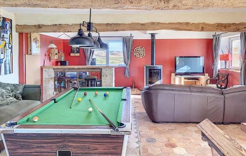 Cricqueville-en-Bessin House | Stunning Home In Cricqueville En Bessin