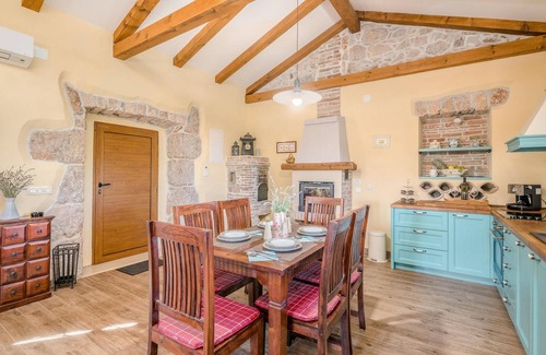 Sveti Vid Dobrinjski House | Stunning home in Svet Vid Dobrinjski