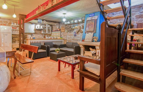 A Peroxa House | Stunning home in A Peroxa with WiFi