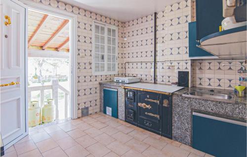 A Peroxa House | Stunning Home In A Peroxa With Wifi