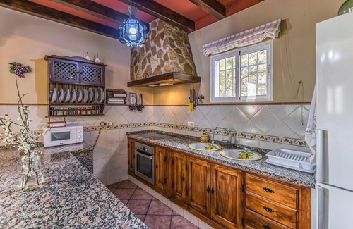 Carcabuey House | Stunning home in Córdoba with kitchen