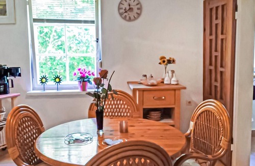 Mahlow House | Stunning home in Mahlow with WiFi