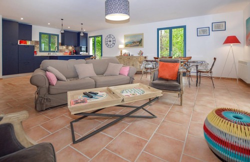 Nessa House | Stunning home in Nessa