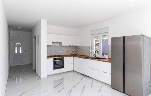 Primorski Dolac House | Stunning Home In Primorski Dolac