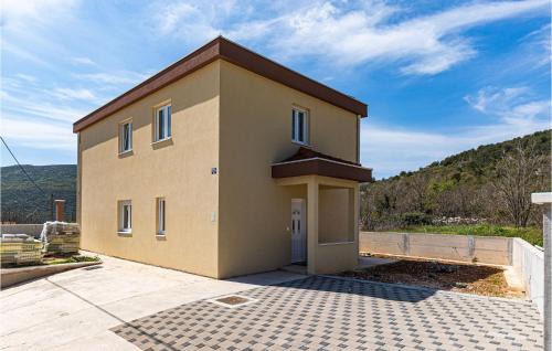 Primorski Dolac House | Stunning Home In Primorski Dolac