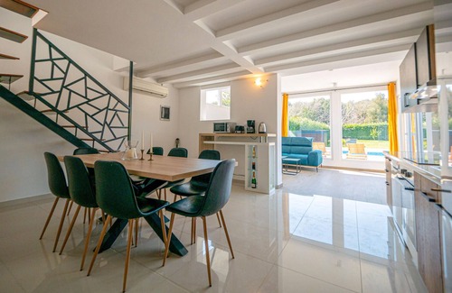 Vinkuran House | Stunning home in Pula