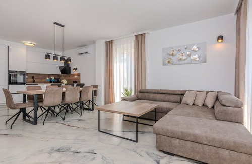 Vrsi House | Stunning home in Vrsi with WiFi