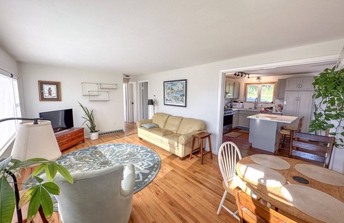 Skaneateles House | Stunning Lake Views! Country Side Retreat