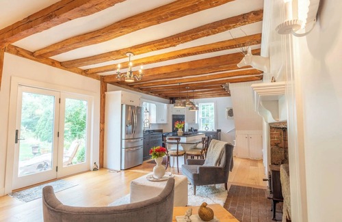 Bantam House | Stunning Litchfield home 1 1/2 hours from NYC in idyllic setting, 3 bedrooms