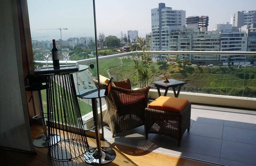 Armendariz Apartment | Stunning, Luxury City and Ocean View Apartment in the Heart of Miraflores