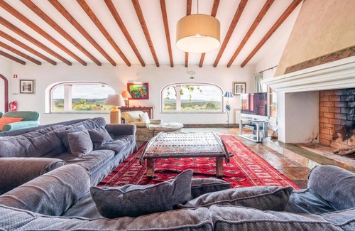 Sao Cristovao Villa | Stunning mansion in São Cristóvão