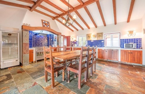 Sao Cristovao Villa | Stunning mansion in São Cristóvão