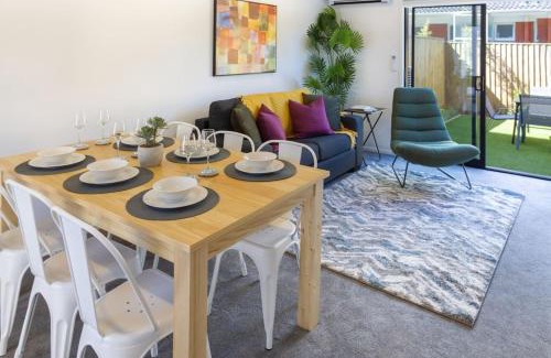 Mount Albert House | Stunning Mount Albert 2 Bed