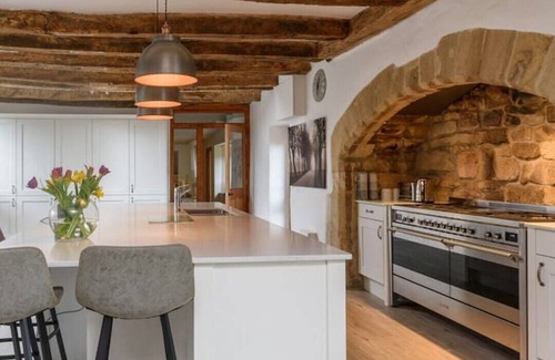 Ovingham House | Stunning Northumberland 10 Bed House with Hot Tub