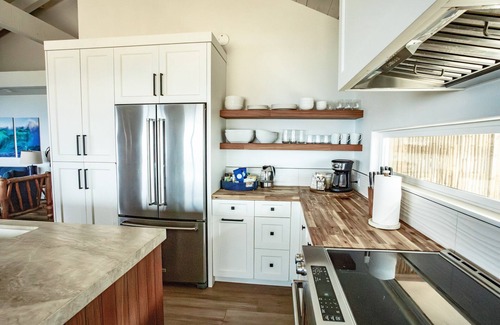 Kahaluu Bay House | Stunning Ocean Front Home