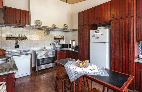 Lagoa e Carvoeiro Villa | Stunning Oceanview Algarve Villa | 9 Bedrooms | Villa Quinta Marinha | Amazing.