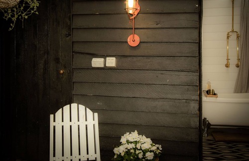 Hamilton House | Stunning period home. Five bedroom in the quiet Alexandra College precinct