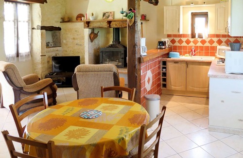 Lalbenque Villa | Stunning private villa for 4 people with TV, terrace and pets allowed