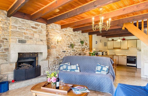 Saint-Pol-de-Leon House | Stunning private villa for 4 people with WIFI, TV, terrace and pets allowed