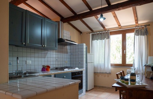 Citta Sant'Angelo House | Stunning private villa for 6 people with pool, WIFI, TV, patio and pets allowed, close to Pescara
