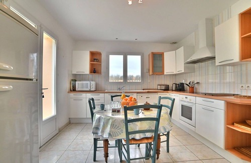 La Remigeasse House | Stunning private villa for 8 people with WIFI, TV, terrace and pets allowed