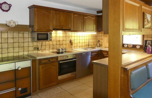 Niedernsill Villa | Stunning private villa for 24 guests with WIFI, TV, terrace and pets allowed