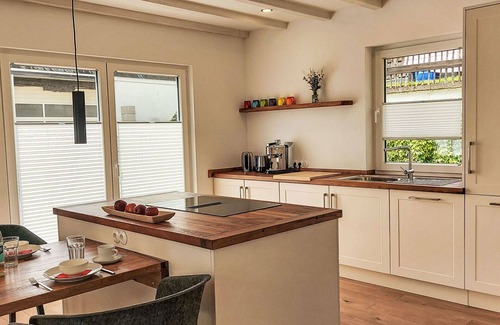 Hallenberg House | Stunning private villa for 4 guests with WIFI, TV and terrace