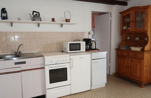 Plounevez-Lochrist House | Stunning private villa for 2 guests with pets allowed