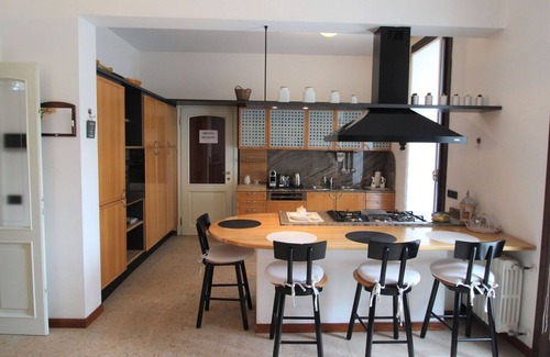 Castronno Villa | Stunning private villa for 10 people with A/C, WIFI, TV and terrace