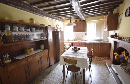 Villabuona Villa | Stunning private villa for 6 guests with WIFI, private pool, TV and pets allowed