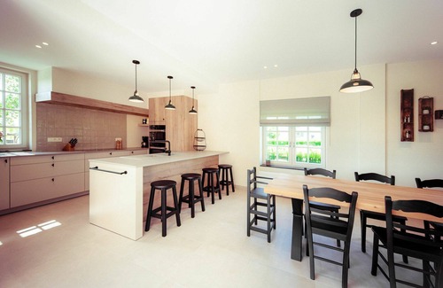 Zandvoorde Villa | Stunning private villa for 14 people with WIFI, private pool, TV, terrace and panoramic view
