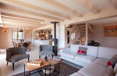 Chesieres House | Stunning private villa for 8 guests with WIFI, TV and terrace