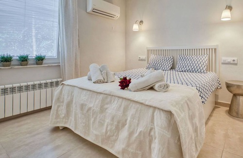 Ermita House | Stunning private villa for 4 people with WIFI, private pool, A/C, TV, patio and panoramic view