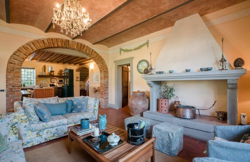 Orentano Villa | Stunning private villa for 12 guests with A/C, WIFI, private pool, TV and panoramic view