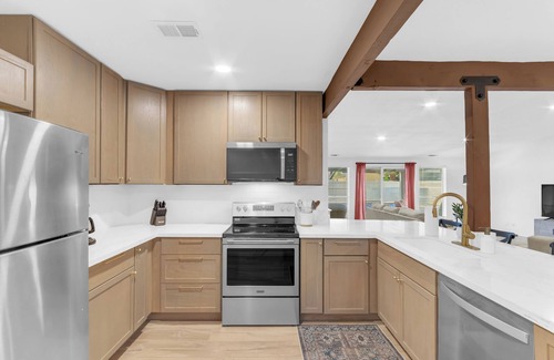 Chandler House | Stunning Retreat w/Pool | Prime Chandler Location