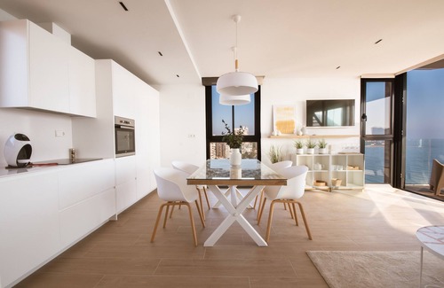 L'Albufereta Apartment | Stunning sea view hot tube posh BLUE SKY APARTMENT