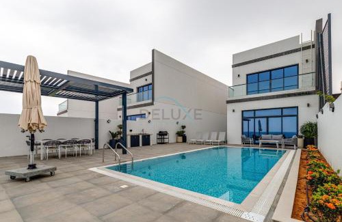 Sharm Villa | Stunning Sea Views from the Private Pool, Mins Away from Pristine Beaches and Key Fujairah Attractions, Sharm Al Dana Villa, Fujairah by Deluxe Holiday Homes