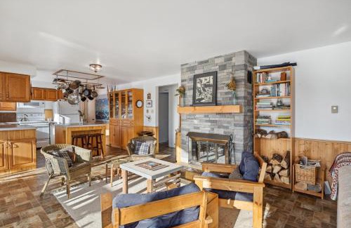 Rexton House | Stunning Secluded Richibucto River Waterfront Cottage with Unparallel Privacy