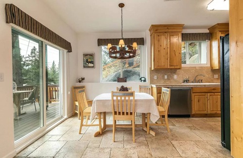 Truckee House | Stunning Tahoe Home with Views of Donner Lake Walk to Lake Dog OK
