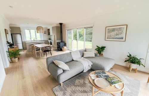 Beech Forest House | Stunning Top of the Otways Views 3-4 Bedroom House