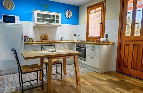 La Plaza Cottage | Stunning views of the mountain and forest.