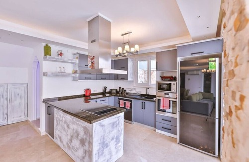 Kalkan Villa | Stunning Villa for 10, Gym, Sauna, Great Sea Views