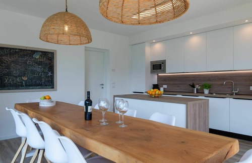 Verceia House | Stunning villa for 12 guests with WIFI, TV and terrace