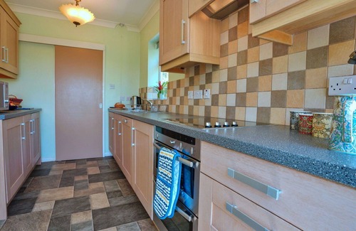 Ault Hucknall House | Stunning villa for 5 people with WIFI and pets allowed