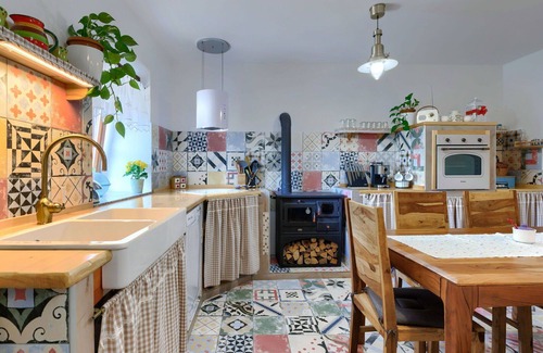 Grabri House | Stunning villa for 6 guests with WIFI, A/C, private pool, TV and terrace