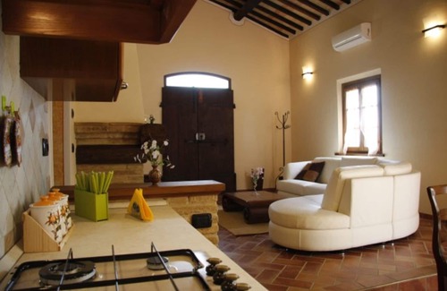 Farneta Villa | Stunning villa for 4 people with A/C, WIFI, private pool, TV and panoramic view, close to Cortona